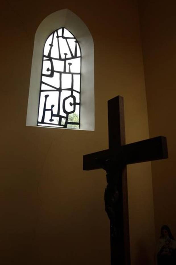 La Drac insiste sur « le caractère unique des vitraux-sculptures » de l'église. La Drac insiste sur « le caractère unique des vitraux-sculptures » de l'église.